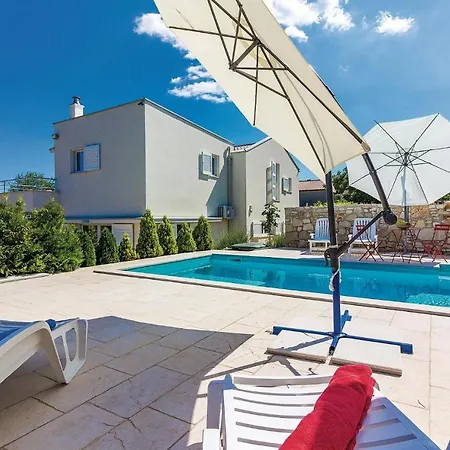 Awesome Home In Rakalj With House Sea View Holiday home Rakalj