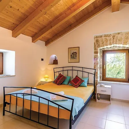 Awesome Home In Rakalj With House Sea View Holiday home